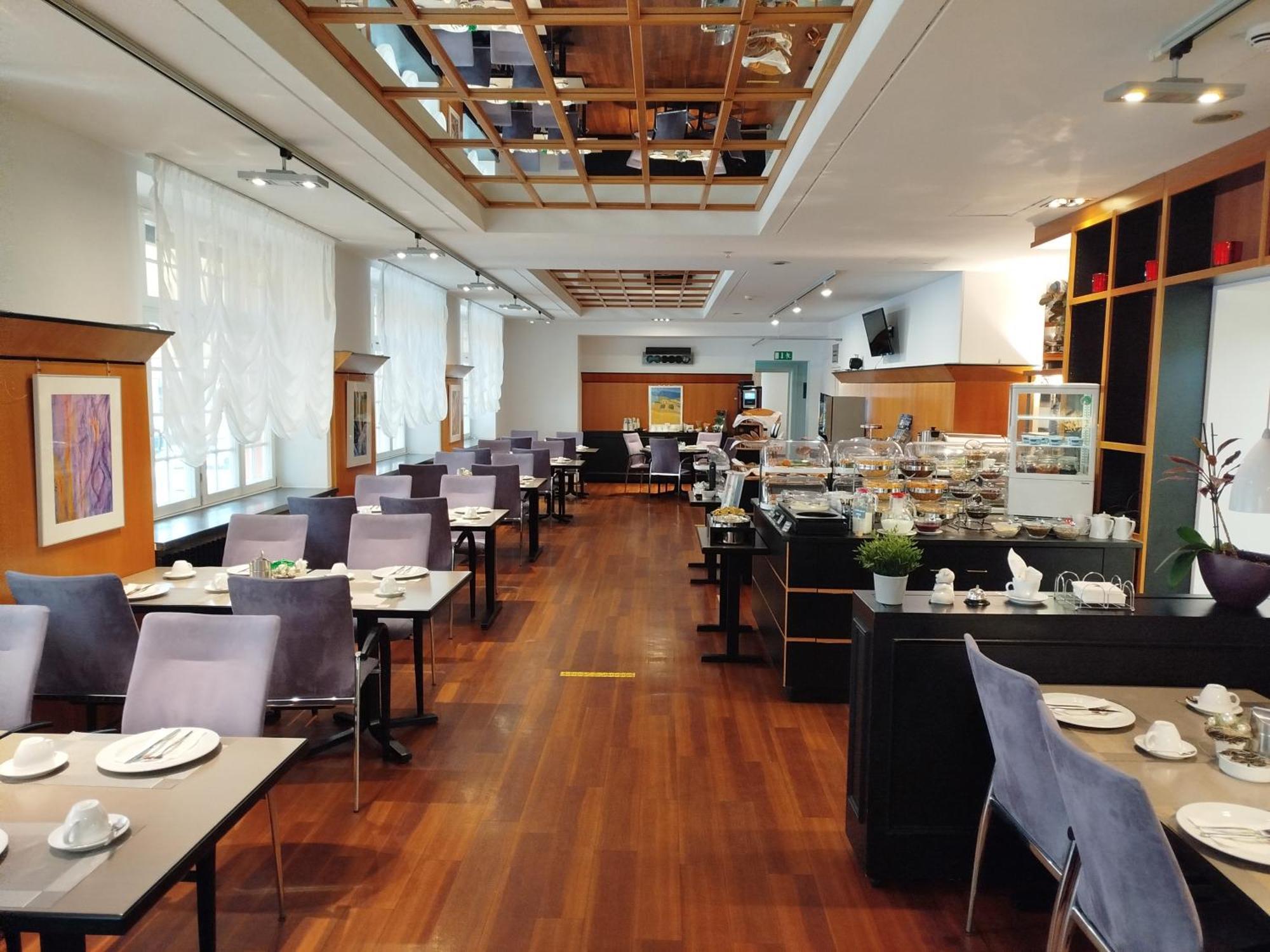 Hotel Schwert ราชตัทท์ ภายนอก รูปภาพ