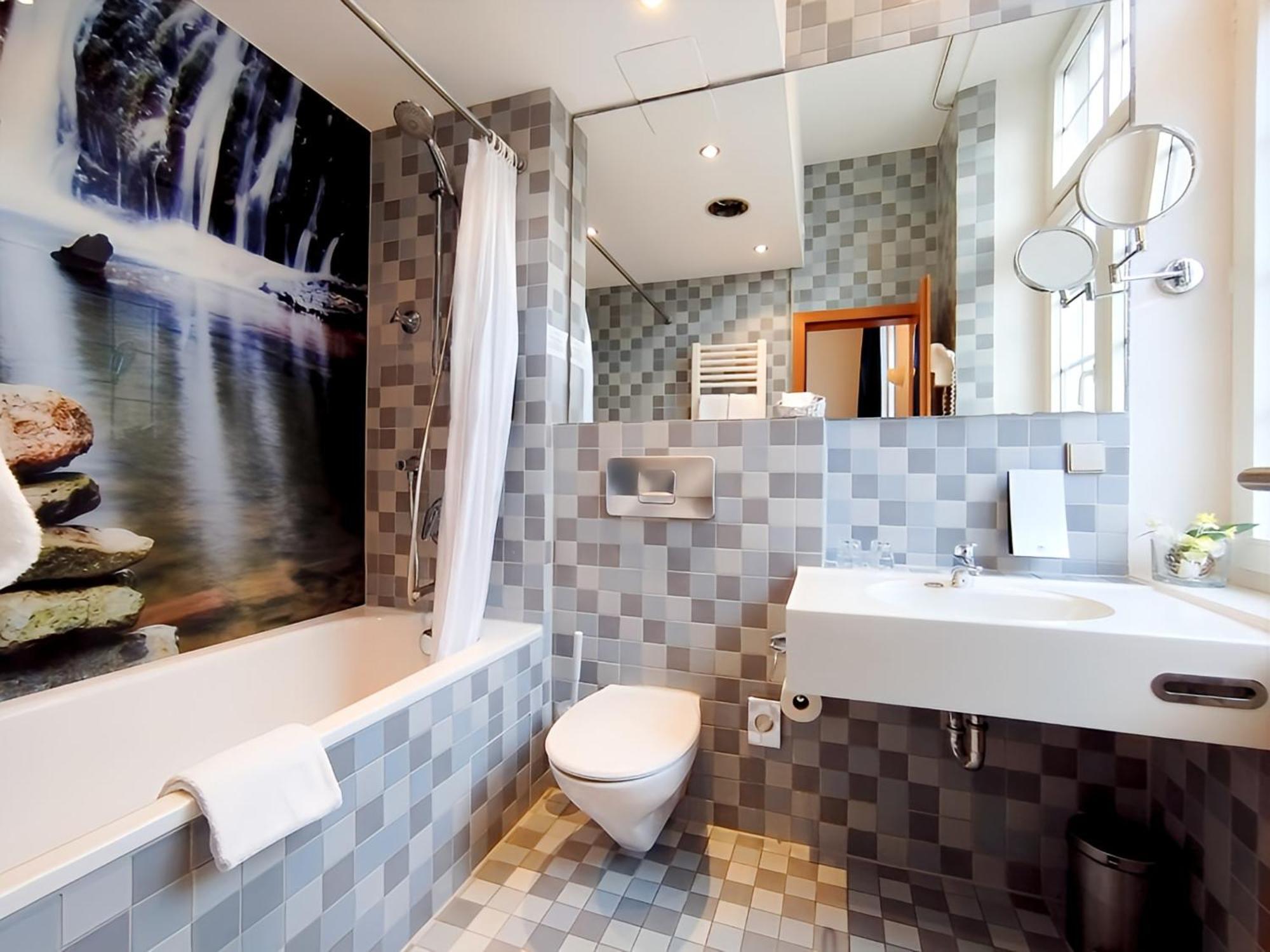Hotel Schwert ราชตัทท์ ภายนอก รูปภาพ