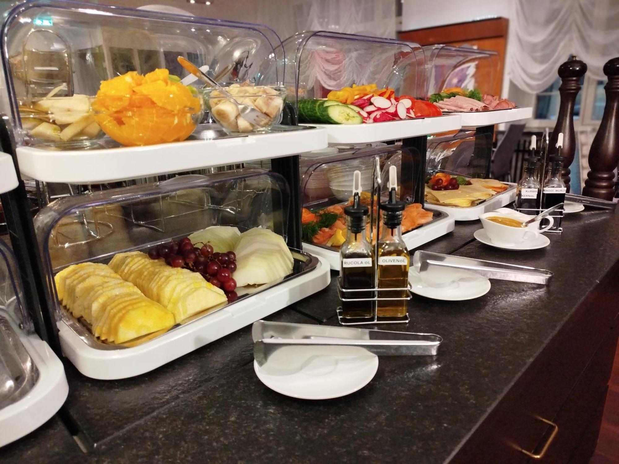 Hotel Schwert ราชตัทท์ ภายนอก รูปภาพ
