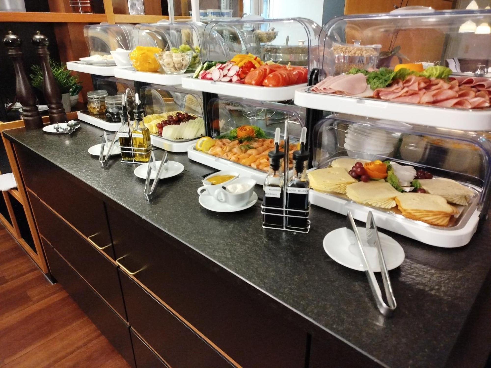 Hotel Schwert ราชตัทท์ ภายนอก รูปภาพ