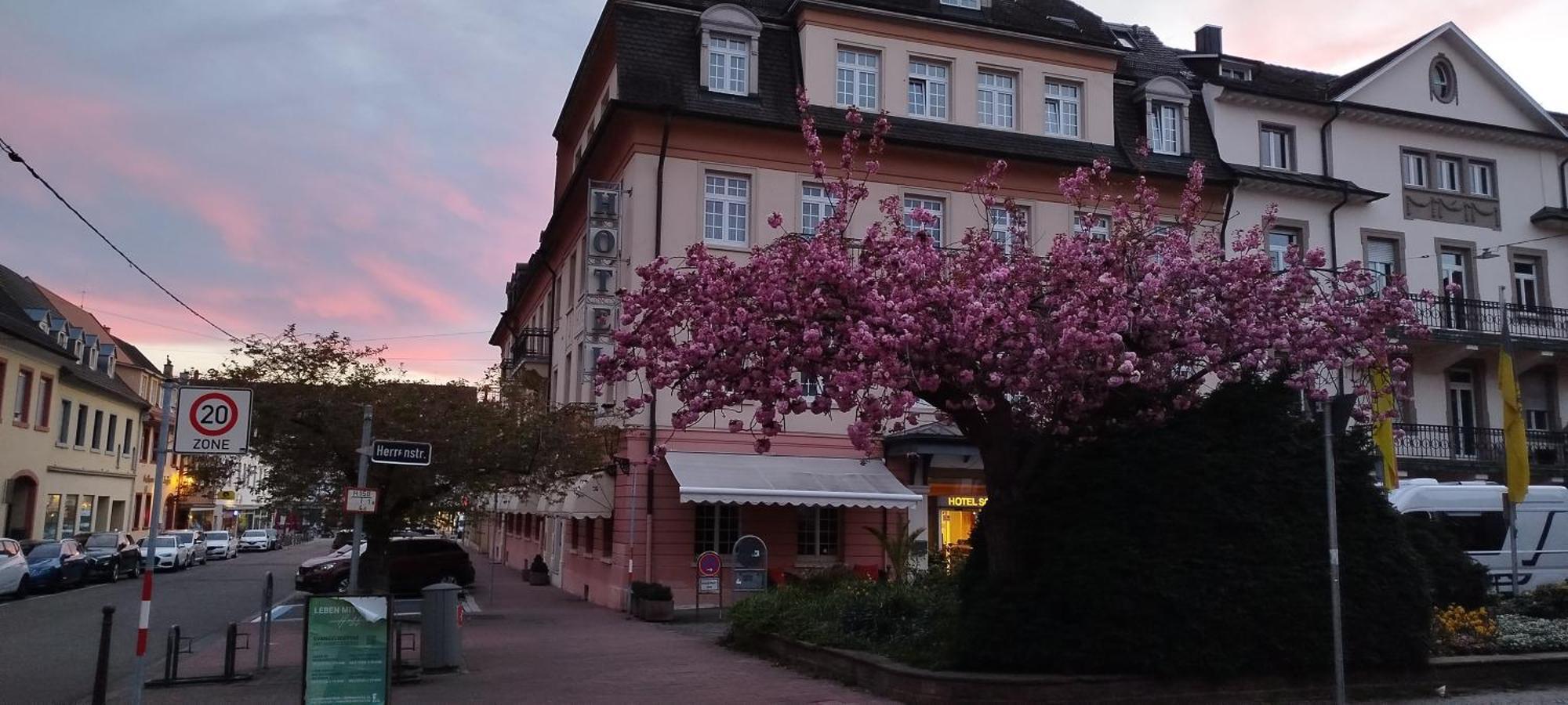 Hotel Schwert ราชตัทท์ ภายนอก รูปภาพ